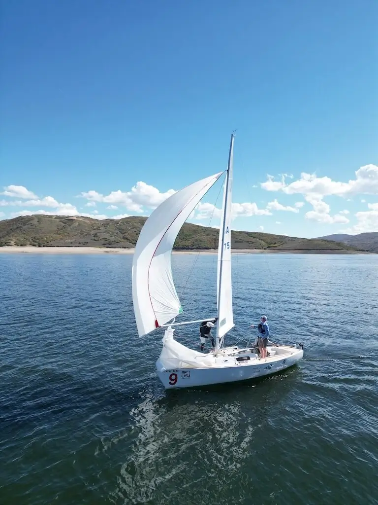 J22 sym spinnaker iSails